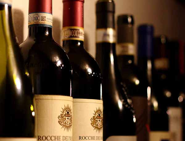 ワインはすべてイタリアワインにこだわり、半数はシチリアワインを選りすぐり揃えております。シチリア料理オステリアCaltagirone(カルタジローネ)｜岐阜市神田町通り沿いのイタリアンレストラン